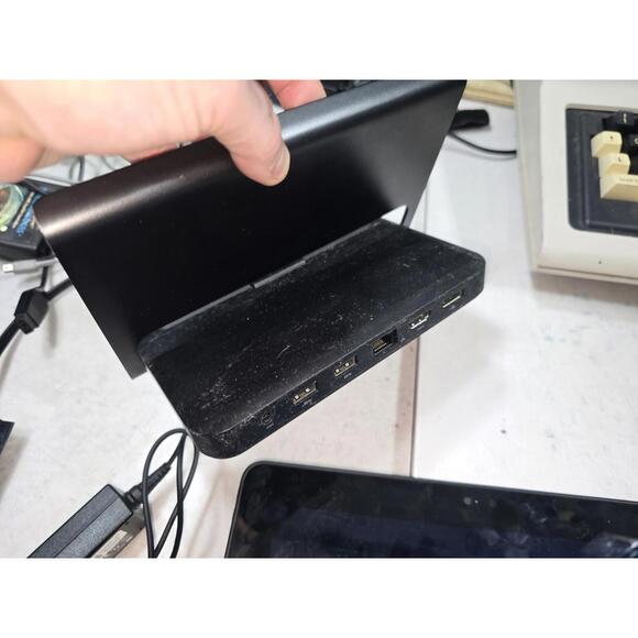 Dell Latitude 10 ST2e 10.1" Atom Z2760 1.80GHz 2GB-PARTS-Bundle Dock-READ - Picture 8 of 9